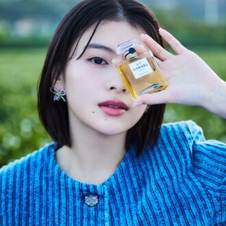 出口夏希さん＆JURIN(XG)さんが【シャネル   N°5】の香りが生まれる場所、南仏グラースへ