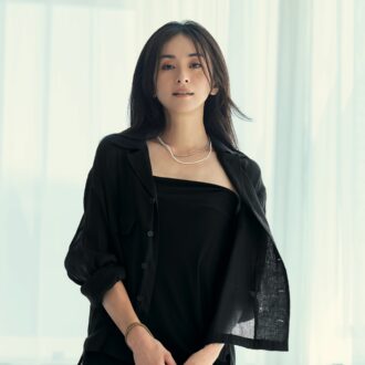 40代は“黒”で差がつく！『YLÈVE』の美シルエットで叶える上品カジュアル