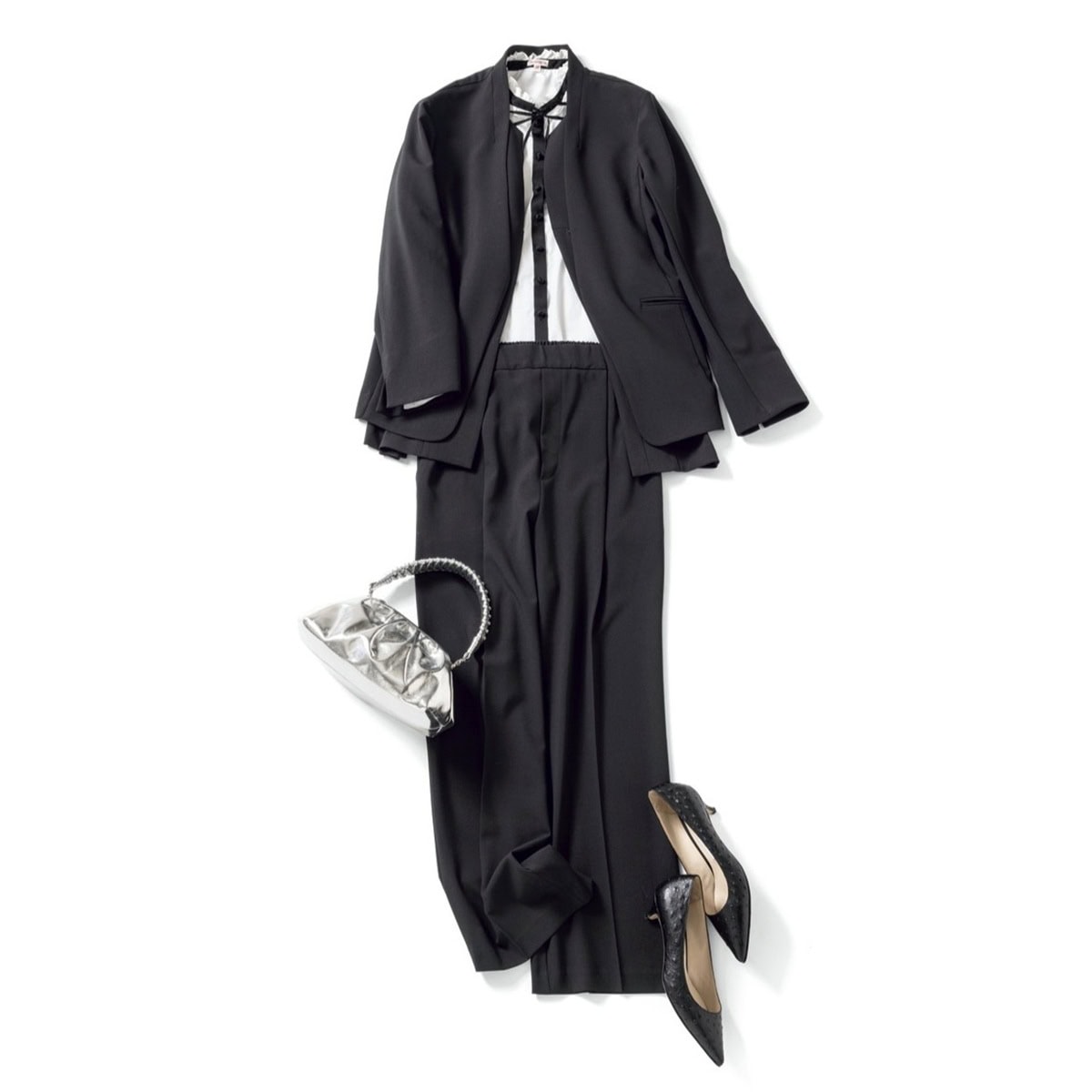 【着回しアイテム：Ⓐ＋Ⓑ＋Ⓔ】ボウタイブラウス1万9800円（ドレステリア／ドレステリア 渋谷スクランブルスクエア店）　バッグ3万7400円（リンク）　パンプス5万9400円（ネブローニ／ピモンテ）