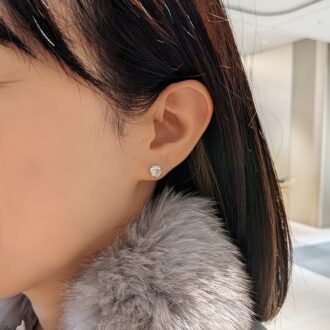 セプテンバー5のピアス