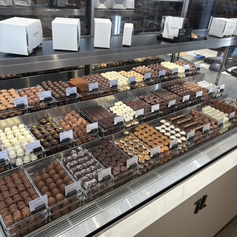 スイス　チョコ　ボンボンショコラ