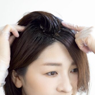 カラートリートメントを中間に塗布