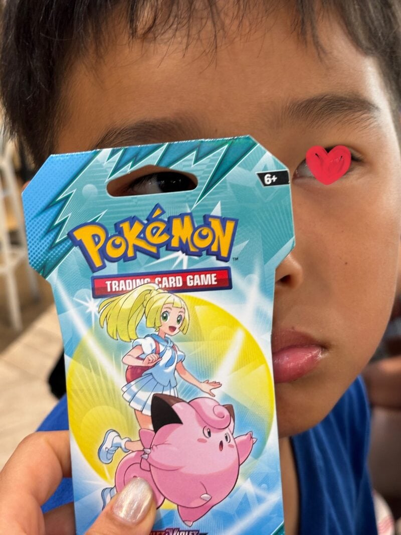 ハワイのIT'S　SUGARでポケモンカード発見！