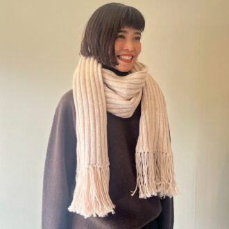 MUJILabo　メリノウールローゲージストール　高本さん着用