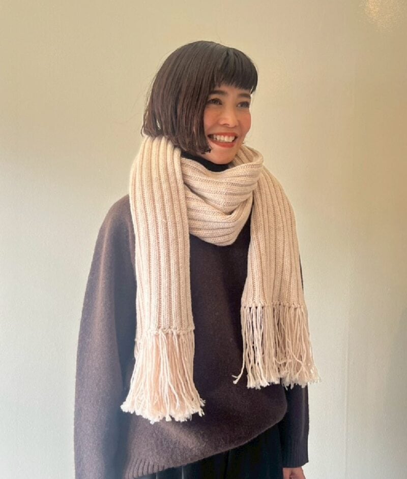 MUJILabo　メリノウールローゲージストール　高本さん着用