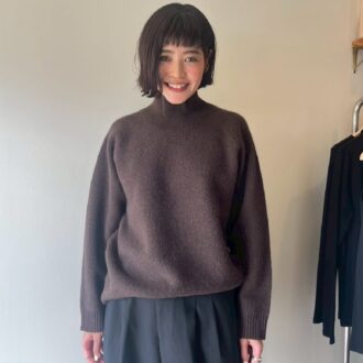 【試着レポ】カシミア級に暖かく通気性バツグン無印良品「MUJI Labo」の“ヤクニット”がこの冬の主役に｜40代おしゃれ