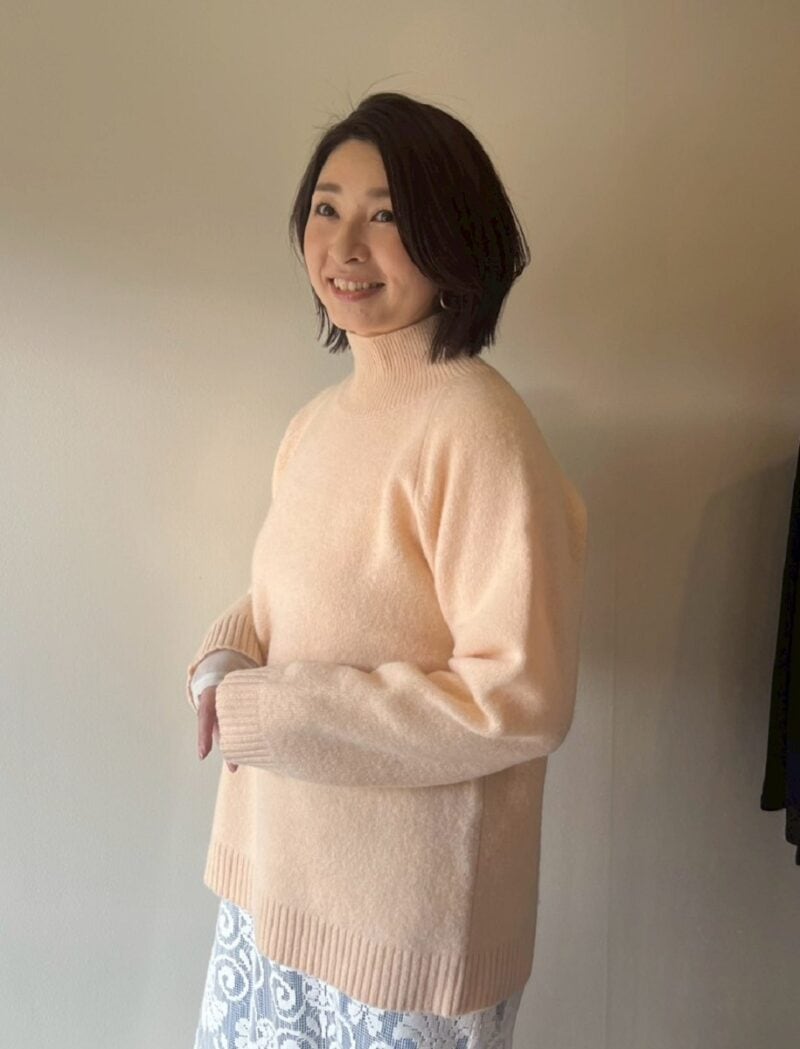 MUJILabo ヤク混タートルネックセーター ライトオレンジ 佐々木さん着用