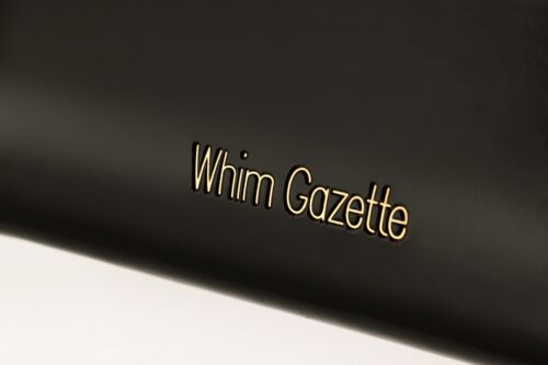 GLOW 2026年1月・2月合併号2026年1月・2月合併号増刊 付録【シウマさん監修　ウィムガゼット　開運財布】 開運ポイント①<br />
黒ツヤ×ゴールドで高見えと開運がかなう！