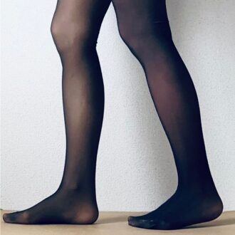 しまむら（福助）のフェイクタイツ2025冬最新モデル・ブラックと旧モデルのはき比べ画像