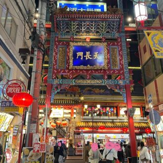 この門が見えてくるとテンション上がります