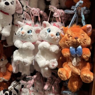 大人気『お洒落キャット』のぬいぐるみバッグ