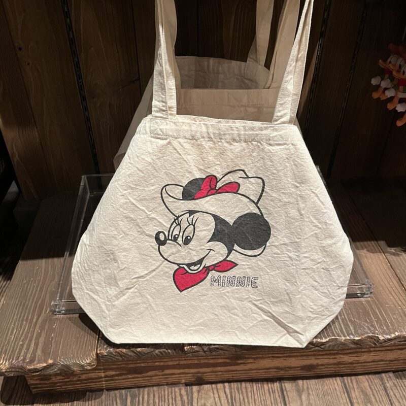 トートバッグもシンプルだけどお洒落！