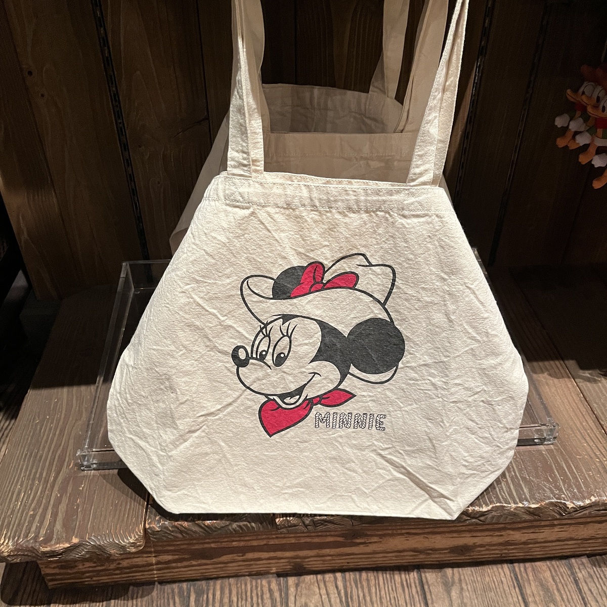 トートバッグもシンプルだけどお洒落！