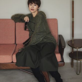 エイジレスカラー【カーキ】で大人の落ち着き＆柔らかさを演出