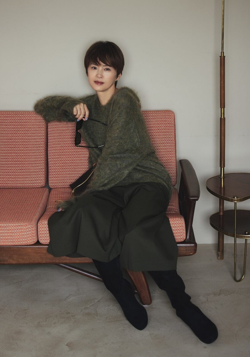 エイジレスカラー【カーキ】で大人の落ち着き＆柔らかさを演出