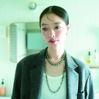 「40代の首もと」をお洒落に魅せる個性派【マリコツチヤマのパールネックレス】