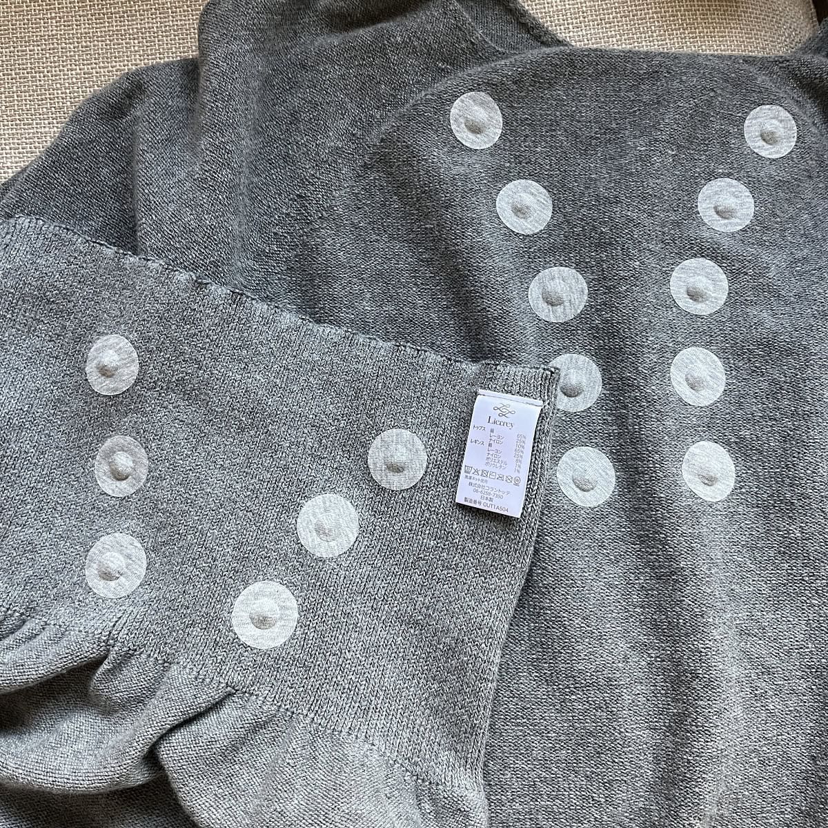 腰と背中部分には磁石が