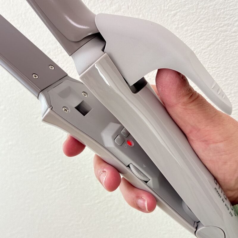 3COINS「マイナスイオン2WAYヘアアイロン」の操作部