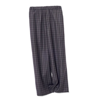 着心地も大切にしたいGLOW世代に大活躍のイージーパンツ。チェック柄とダークカラーを選べばパンツ通勤だって問題なし。パンツ8万3600円(バウト/ロンハーマン)