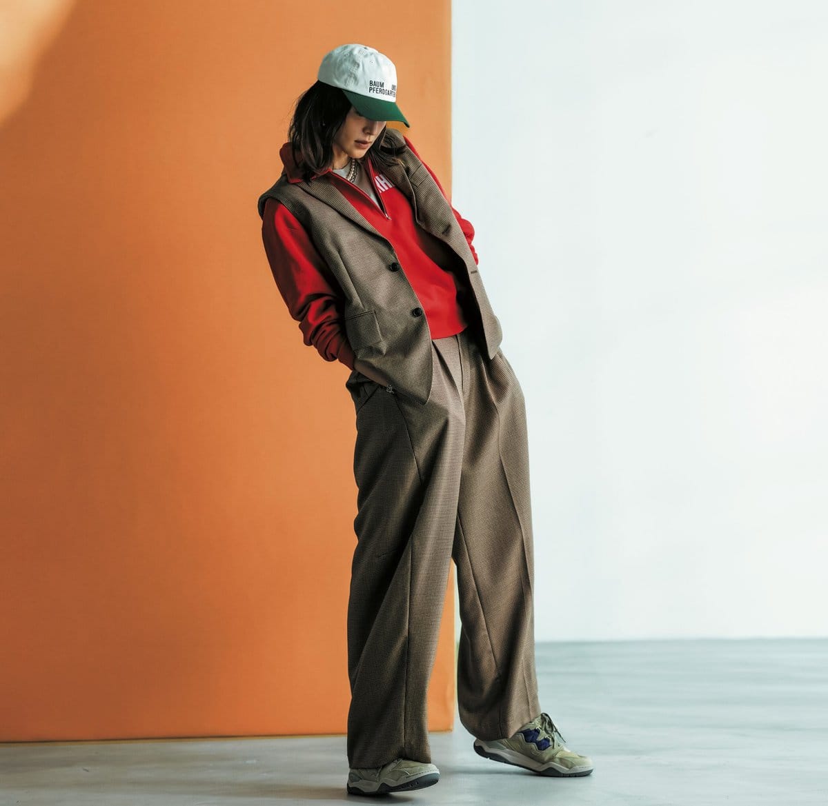 BROWNベースのマニッシュコーデ