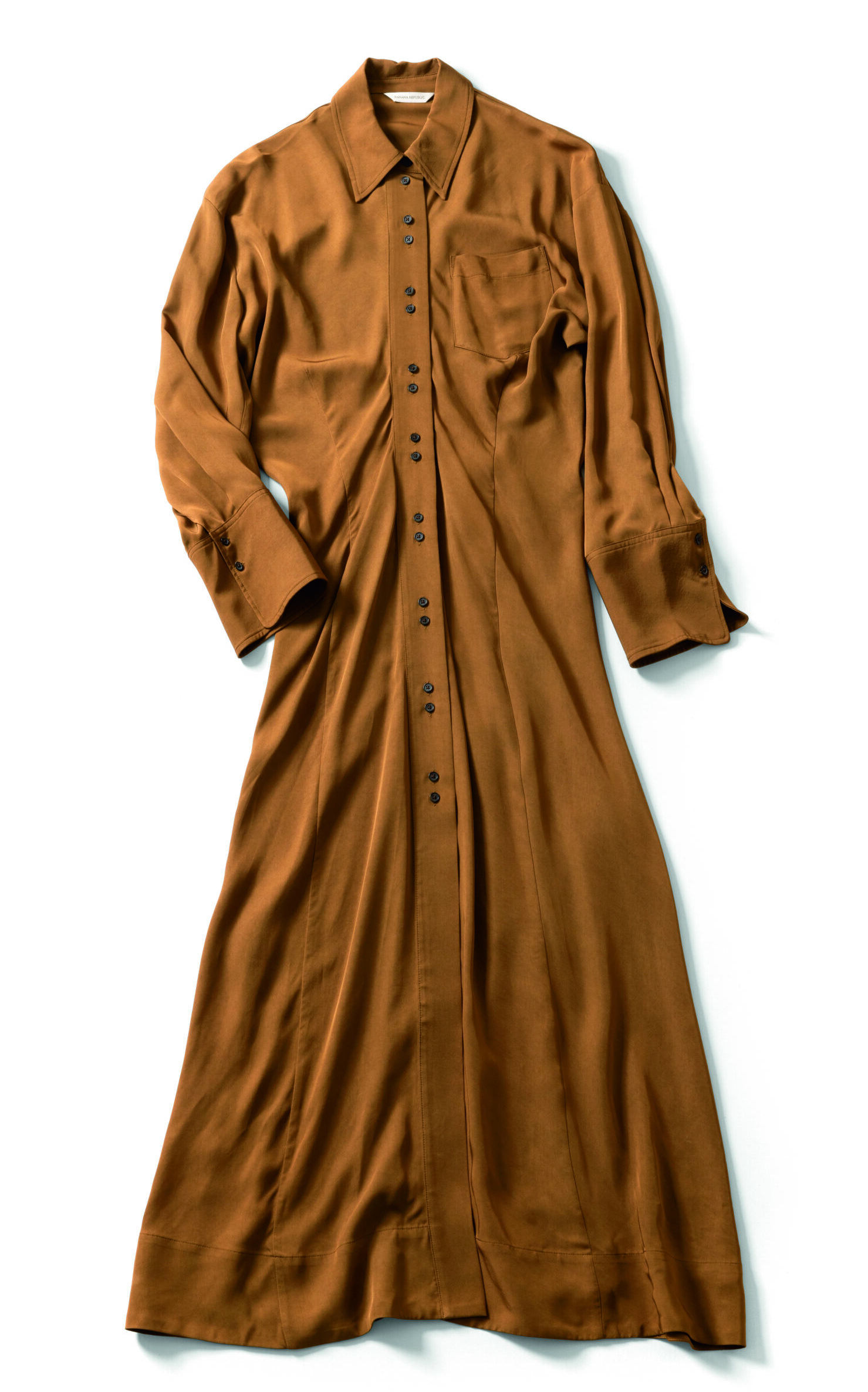 切り替えとギャザーが遊び心を演出。2万6000円（バナナ・リパブリック）