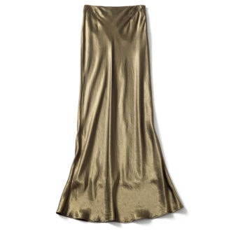 落ち感と光沢がドレッシー。2万9700円（サクラ／インターリブ）