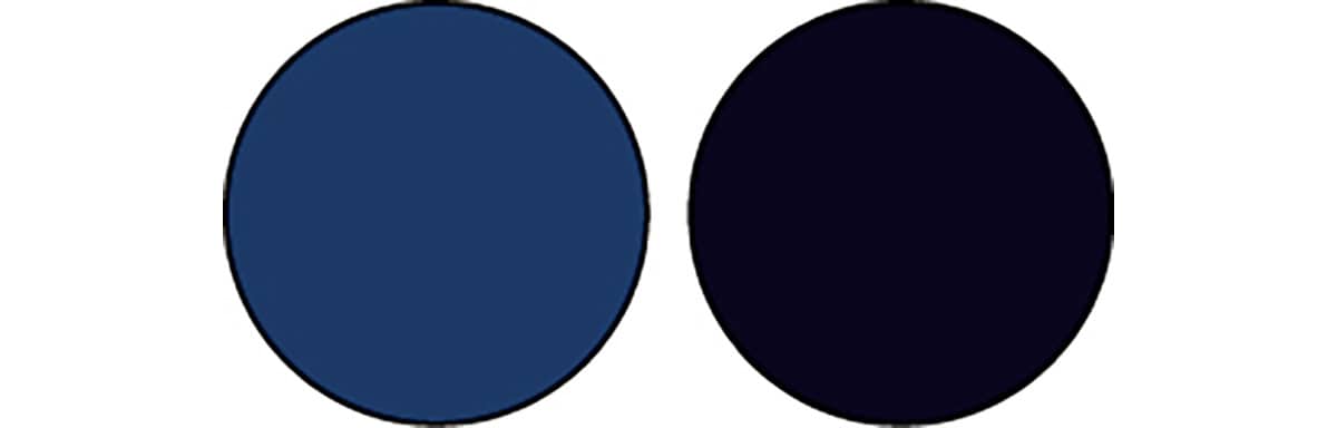 ブルベさんに似合うネイビー2色。青みが際立つ明るめの色から黒一歩手前の深い色まで。