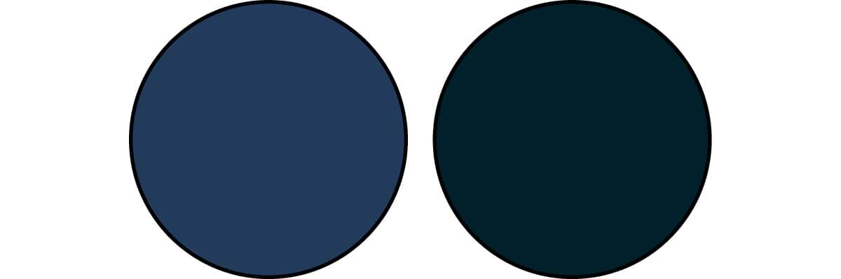 イエベさんに似合うネイビー2色。ほんの少し緑がかったぬくもりのある色を選びましょう。