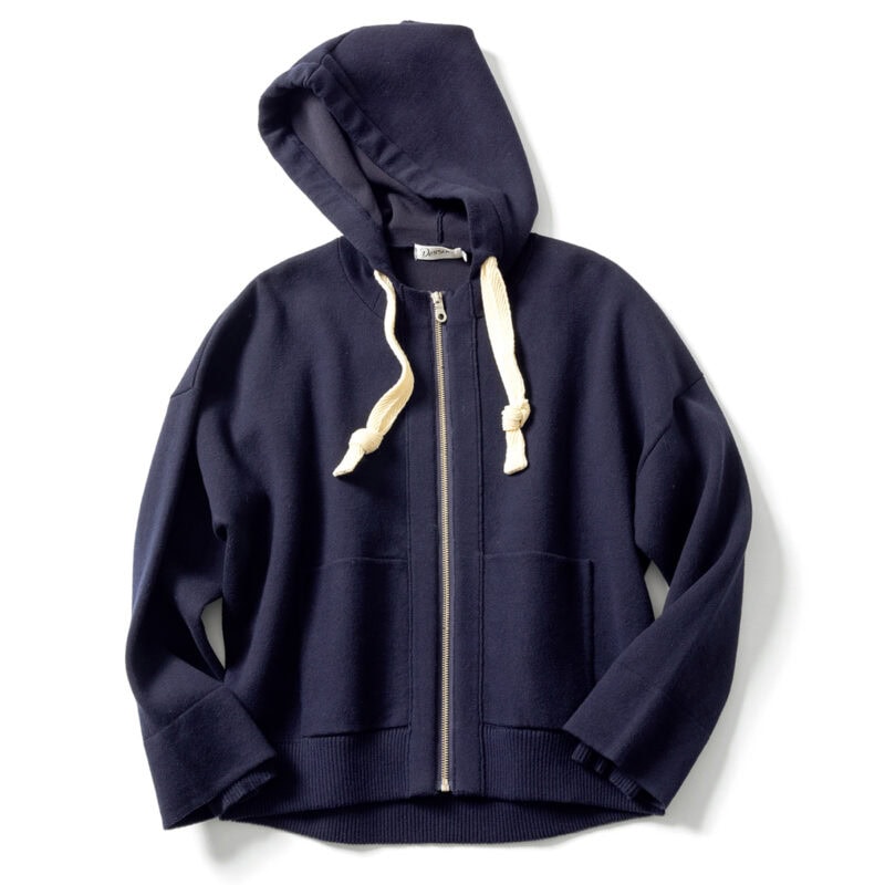 羽織ってもサマに。1万4300円（デッサン／ワールド プレスインフォメーション）