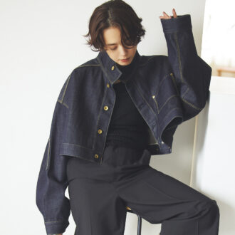 【40代おしゃれ】品格カラーネイビーなら“ワークジャケット”もシックな大人顔に！