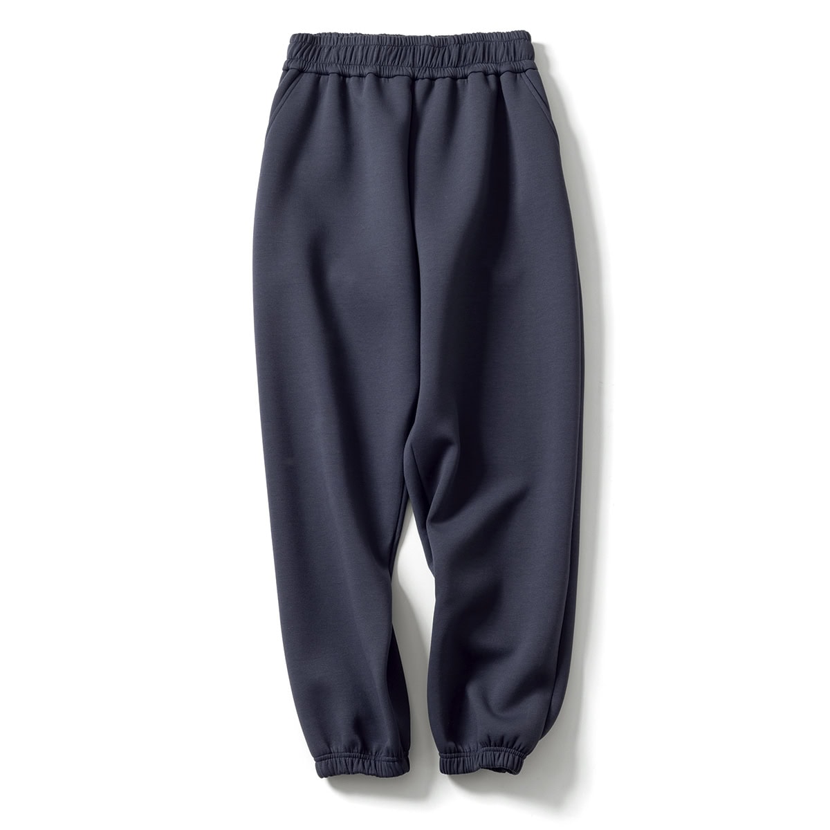 ほどよいハリとツヤが◎。2万7500円（ジー・ヴィー・ジー・ヴィー／grapevine by k3）