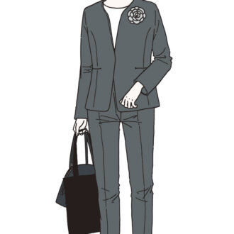 卒園・卒業式のコーデ。子どもの成長を見届ける厳かな場はセミフォーマルが基本。落ち着いた装いを意識しすぎて、暗くならないように上品な小物で華やぎを。