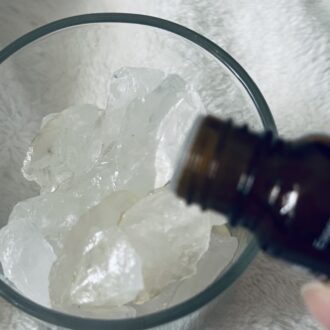 無印良品のエッセンシャルオイル「おやすみブレンド」おすすめの使い方：ストーンディフューザーや素焼きの陶器などに垂らす