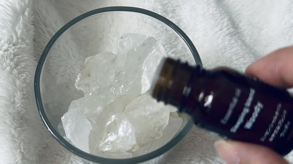 無印良品のエッセンシャルオイル「おやすみブレンド」おすすめの使い方：ストーンディフューザーや素焼きの陶器などに垂らす