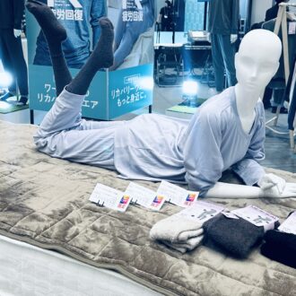 『ワークマン』2025年冬展示会でお披露目されたリカバリーウェア「メディヒール」シリーズ展示
