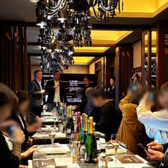 ポール・ダンジャン・エ・フィスを料理と一緒に楽しめるレストランで、この日は特別なペアリング会の様子