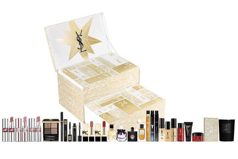 人気リップ「YSL ラブシャイン」シリーズやアイパレット「クチュール ミニ クラッチ」の現品をはじめ、ミニサイズのフレグランス、スキンケア、キャンドルまでイン。YSL アドベントカレンダー 9万9000円(イヴ・サンローラン・ボーテ)