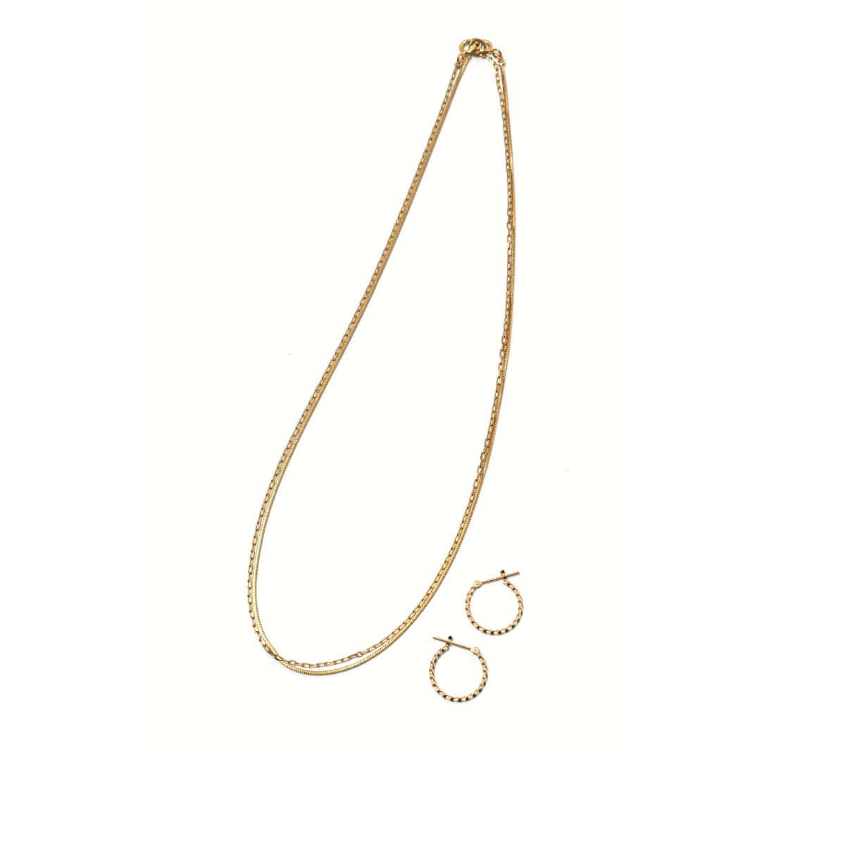 ビジネスシーンのアクセサリー