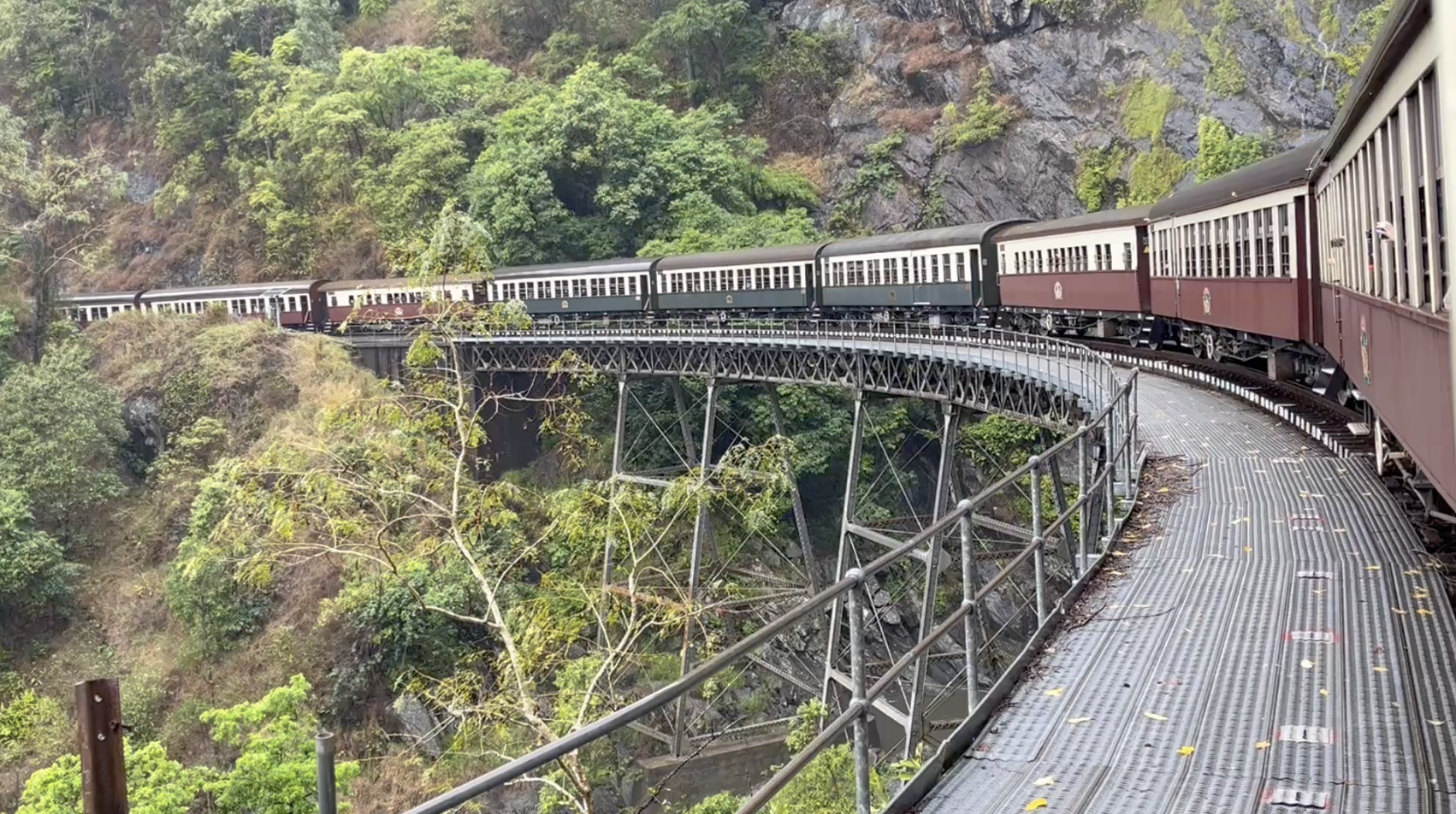 ケアンズ キュランダ鉄道
