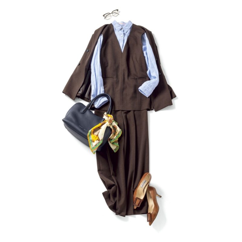 【着回しアイテム：Ⓐ＋Ⓑ＋Ⓓ】シャツ1万8700円（ドレステリア／ドレステリア 渋谷スクランブルスクエア店）　バッグ7万5900円（イアクッチ／イアクッチ 大丸東京店）　スカーフ2万2000円（マニプリ）　パンプス7万2600円（ネブローニ／ピモンテ）　メガネ8万4700円（オリバーピープルズ／ルックスオティカジャパン カスタマーサービス）