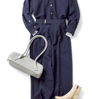 【着回しアイテム:Ⓑ+Ⓓ】シアータートルニット1万7600円(マイカ&ディール/DMC) バッグ5万9400円(ザ・パース/プレインピープル青山) ブーツ2万8600円(ダイアナ/ダイアナ 銀座本店)