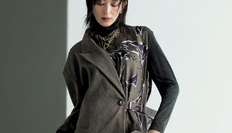 定番色の刷新で気分も新たに！ “カーキ”のワントーンで大人は品よく洒落る。