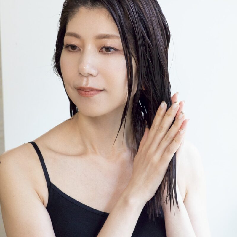 アウトバスオイルでトリートメントをする