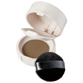 生え際の補正や薄毛・根もとの白髪を自然にカバー。元々髪の毛があるような自然な仕上がり。セザンヌ ヘアメイクパウダー 02 4g 880円(セザンヌ化粧品)