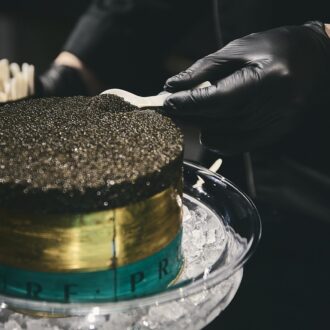 プルニエのキャビア、ボリュームに息をのむ