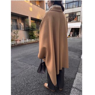 エステータ　ポンチョコート　バック