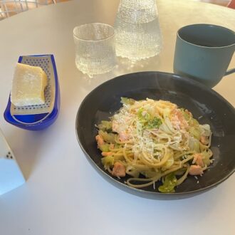 ストウブで作るワンパンパスタ