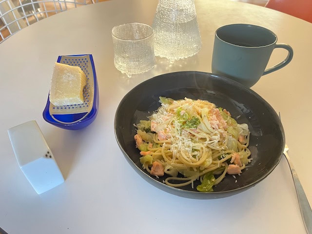 ストウブで作るワンパンパスタ