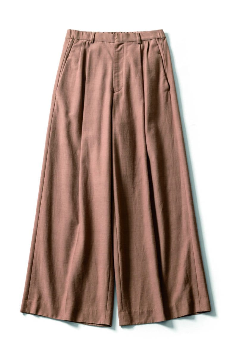 軽やかな色と素材で取り入れやすい。4万1800円（ゲミニー／ ウィムガゼット ルミネ新宿店）