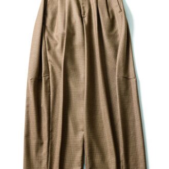 クラシカルなハウンドトゥース柄が旬。5万9400円（ハイク／ボウルズ）